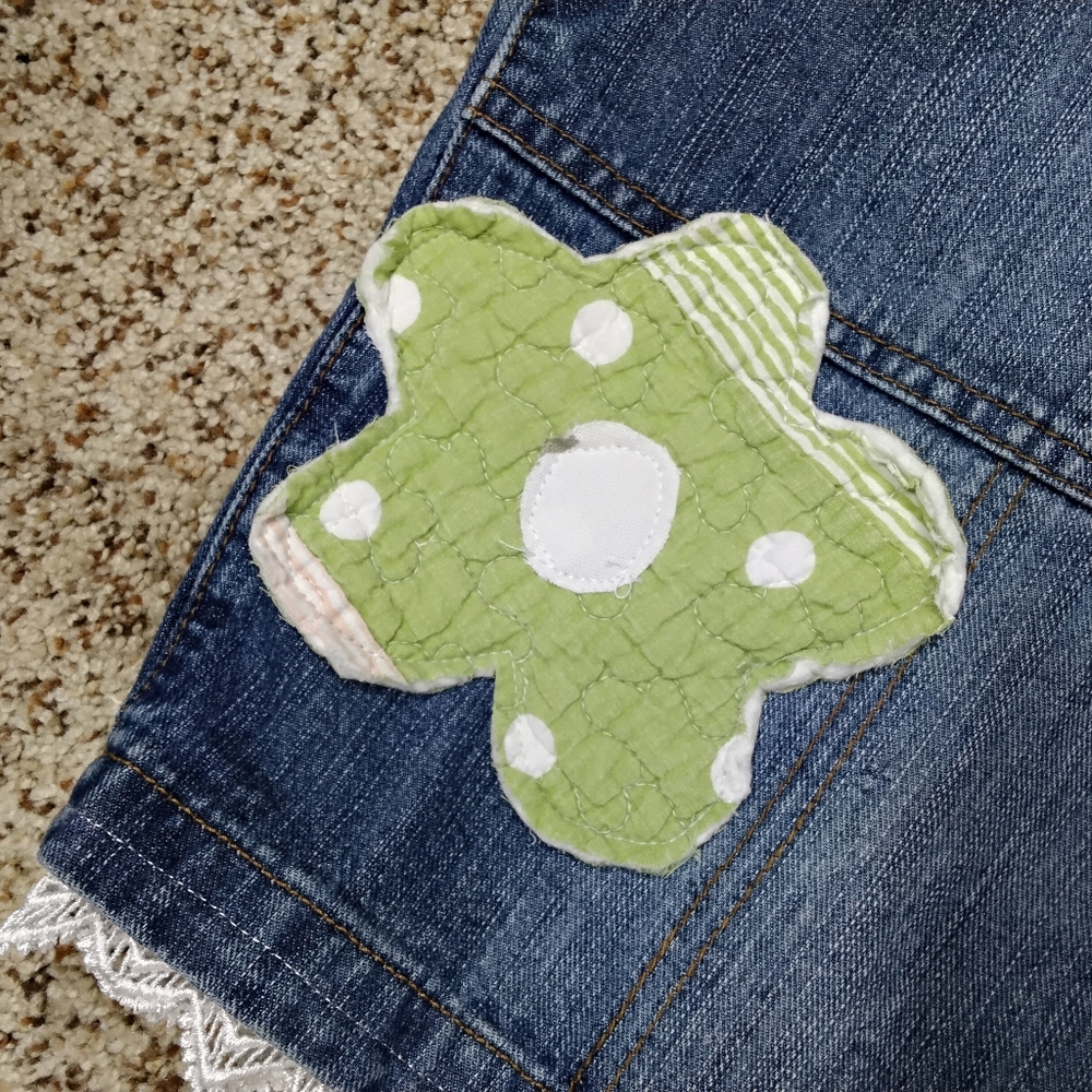 3917 Size Large Up Cycled Denim Overall Shorts with Green Appliqué - Picture 2 of 7